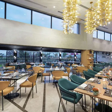 Отель Doubletree By Hilton