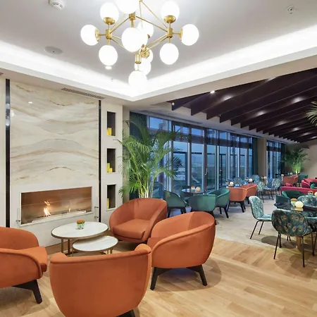 Отель Doubletree By Hilton Афьон