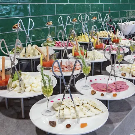 Doubletree By Hilton Отель