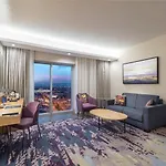 Doubletree By Hilton מלון