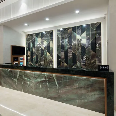 호텔 Doubletree By Hilton 아피욘