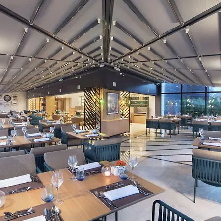 Doubletree By Hilton Hotel