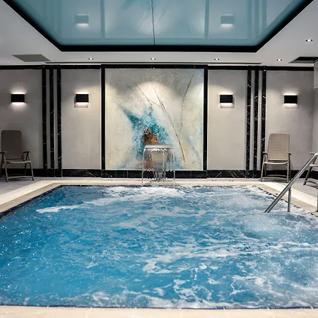 Doubletree By Hilton 5* 아피욘